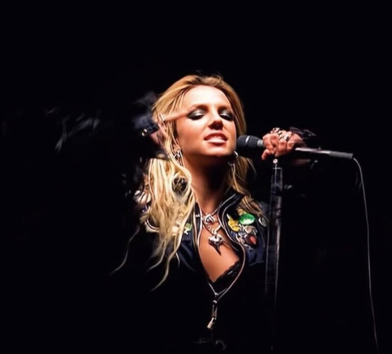 Britney Spears Responds After Being Warned For Smoking And Drinking On Private Jet