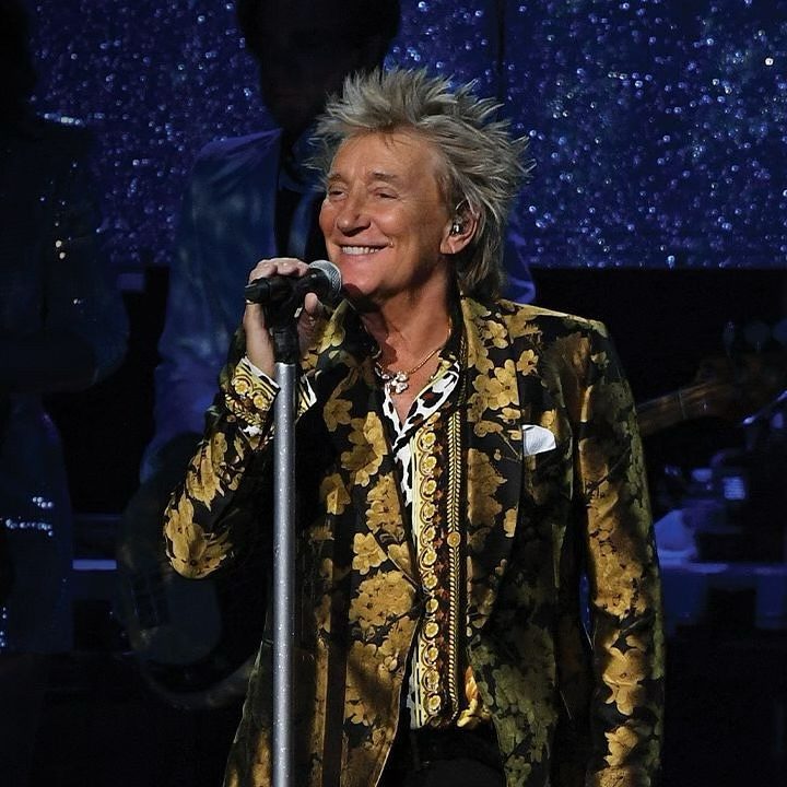 Rod Stewart To Receive Lifetime Achievement Award At 2025 American Music Awards