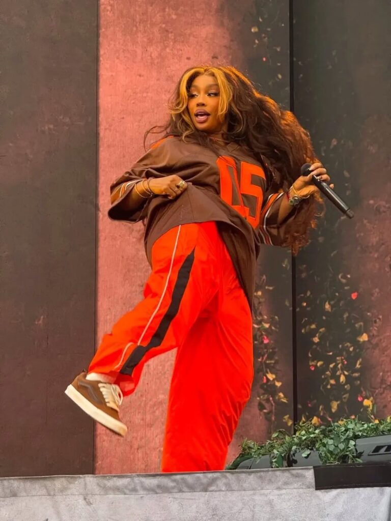 SZA Fires Back At Nicki Minaj Over ‘Dead Dog’ Insult: “Bark At The Wall”
