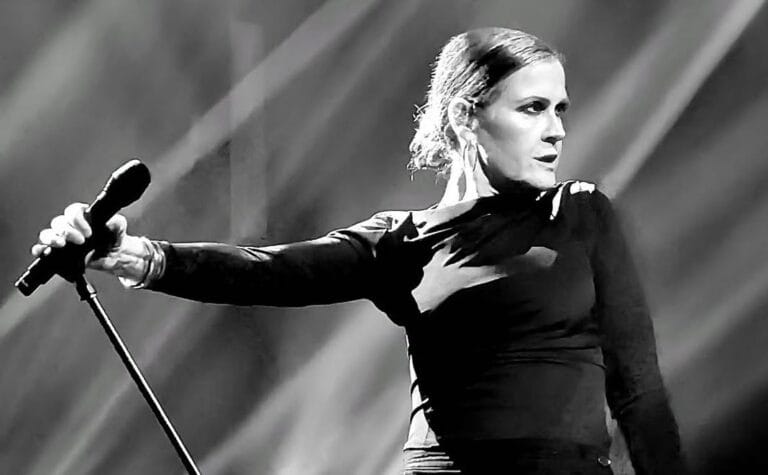 Alison Moyet on stage