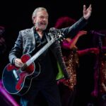 Neil Diamond on stage