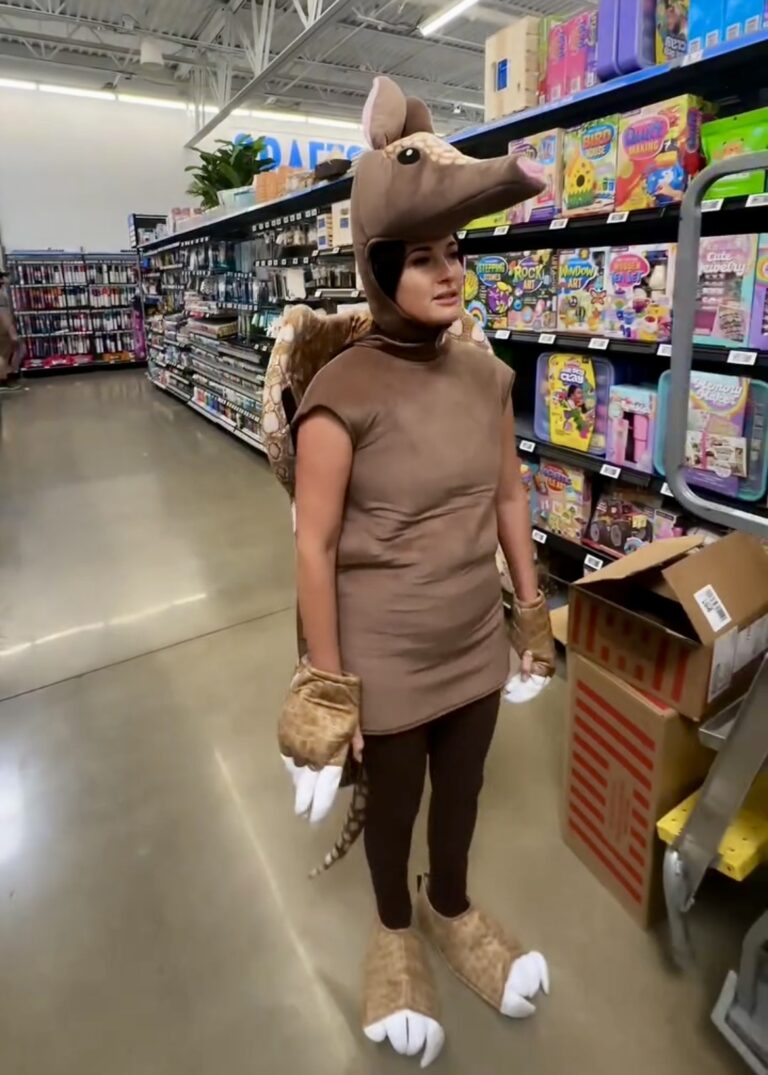 Kacey_Musgraves_Armadillo