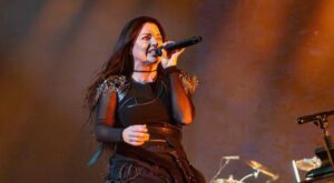Amy Lee of Evanescence on stage