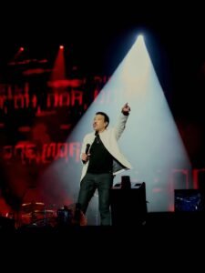 Lionel Richie on stage