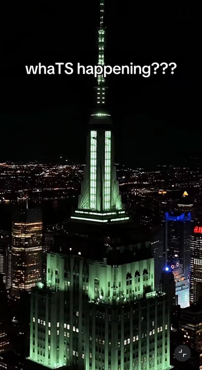 Green Empire State Building - Taylor Swift