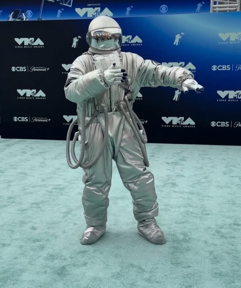 MTV VMA Spaceman figure