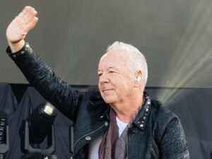 Jim Kerr of Simple Minds