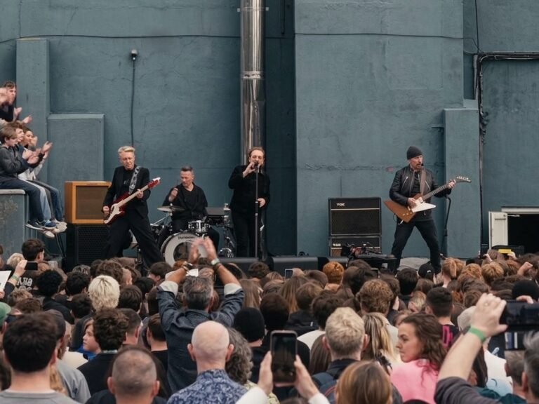 U2